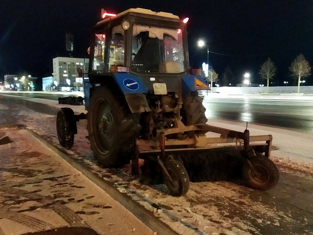 За ночь на улицы Благовещенска высыпали более 100 тонн отсева