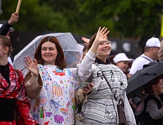 Шествие трудовых коллективов отгремело в Благовещенске!