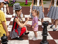 В Первомайском парке Благовещенска появилась шахматная площадка