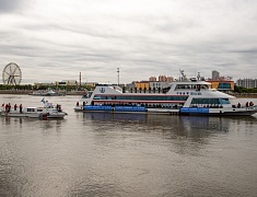Акция "Цветы на воде"