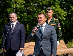 В день города прошли торжественные церемонии возложения цветов