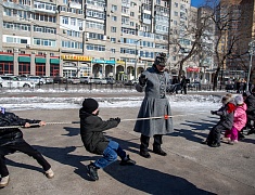 Благовещенцы проводили зиму блинами и хороводами