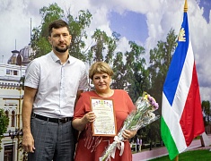 Накануне Дня работника торговли в Благовещенске чествовали руководителей, продавцов, менеджеров и официантов