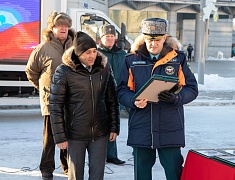 Благовещенский пожарный гарнизон получил спецтранспорт