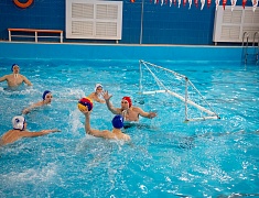 В Благовещенске впервые проходят соревнования по водному поло
