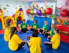 Заместитель мэра Виктория Хопатько оценила результаты работы корпоративных программ в школах и детских садах Благовещенска