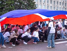 Шествие трудовых коллективов отгремело в Благовещенске!