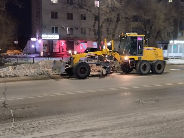 На каких улицах областного центра трудились коммунальщики в ночь с 17 на 18 марта?