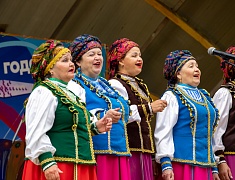 Мэр города Олег Имамеев поприветствовал старшее поколение на празднике в Горпарке