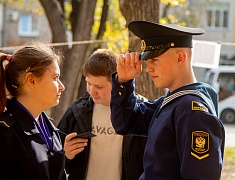 В амурской столице праздничной программой открыли сквер водников