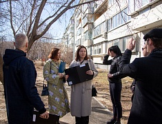 В Благовещенске межведомственная комиссия проверяет «самочувствие» детских площадок