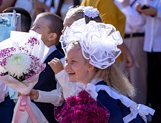 В школах Благовещенска прошли торжественные линейки