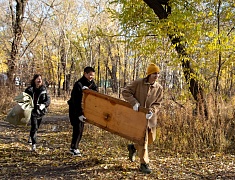 В Благовещенске в рамках «Город берегу» прошел субботник «Чистые игры»