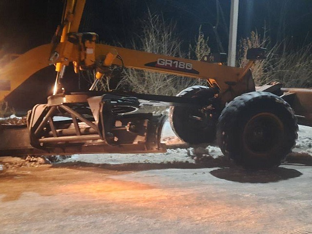 Снимать снежное «покрывало» с городских магистралей продолжает ГСТК