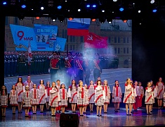 Благовещенские артисты исполнили патриотические песни на городском концерте