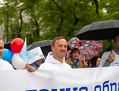 Шествие трудовых коллективов отгремело в Благовещенске!