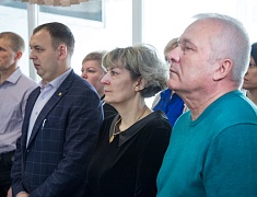 В школе № 10 открыли "Уголок памяти Героя" и установили "Парту Героя"