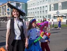 Бал цветов и Семейный бал украсили Благовещенск