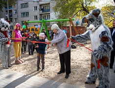 В Благовещенске открыли ещё 3 обновлённые детские площадки