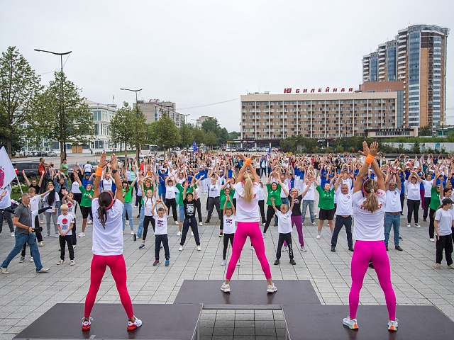 Порядка 350 благовещенцев вышли на общегородскую зарядку