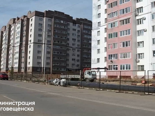 В 800-м квартале Благовещенска ведутся работы по подаче тепла в жилые дома