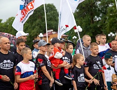 Больше 100 благовещенцев почтили память детей-жертв войны в Донбассе