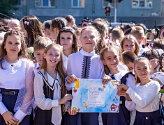 В школах Благовещенска прошли торжественные линейки
