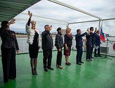 Акция "Цветы на воде"