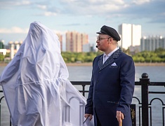 В Благовещенске установили памятник Чехову