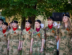 Цветы в память о подвиге советских солдат возложили в Благовещенске