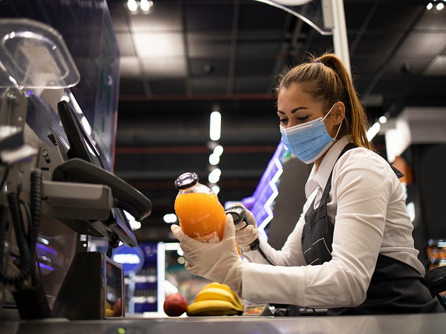 Организациям с массовым пребыванием людей в Благовещенске порекомендовали вернуть масочный режим