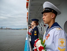 Акция "Цветы на воде"