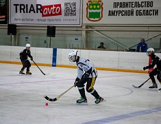 В Благовещенске впервые проходят отборочные игры турнира по русскому хоккею на призы патриарха Московского и всея Руси
