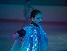 Юные благовещенские фигуристы представили программу «Помним сердцем», посвященную Дню Победы