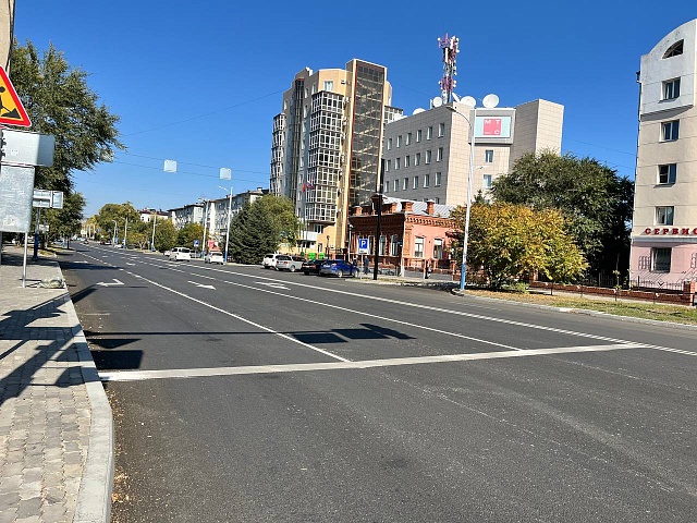 Опережая сроки, не теряя в качестве: в областном центре завершается ремонт ведущей городской магистрали