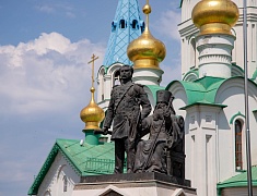 В день города прошли торжественные церемонии возложения цветов