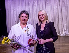 Знаки «50 лет Байкало-Амурской магистрали» вручили благовещенцам