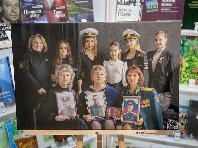 Елена Евглевская: «На этих фотографиях мы будем воспитывать в наших ребятах героизм и любовь к Отчизне»