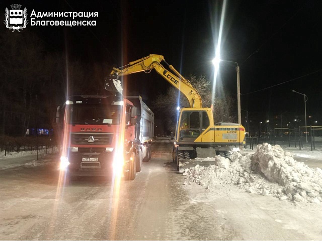 Больше десятка парковок вблизи соцобъектов расчистил ГСТК за пять дней по поручению мэра Благовещенска Олега Имамеева