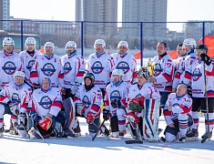 Соревнования по хоккею в рамках Международного российско-китайского фестиваля зимних видов спорта