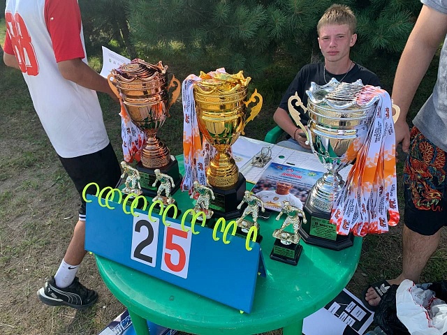 Жаркие баталии на песке: в Благовещенске состоялся пятый юбилейный турнир по пляжному футболу