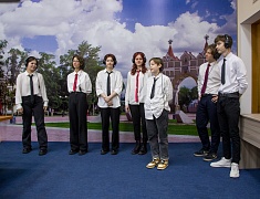 Специалисты управления по развитию потребительского рынка и услуг провели для десятиклассников конкурс КВН