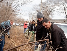«Город берегу»: жители Благовещенска массово вышли на субботник