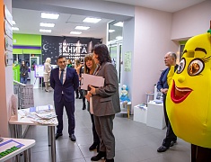 Мэр Благовещенска Олег Имамеев поздравил работников сферы культуры с завершением года