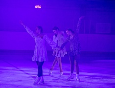 Юные благовещенские фигуристы представили программу «Помним сердцем», посвященную Дню Победы