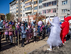 В Благовещенске открыли ещё 3 обновлённые детские площадки