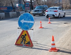 В Благовещенске начали активно работать по устранению выбоин на дорогах 
