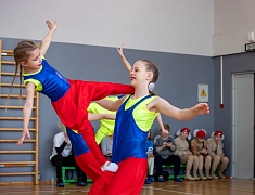 В Благовещенске депутаты, сотрудники мэрии и прокуратуры сыграли в волейбол