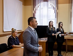 Городские школьники получили первые паспорта из рук мэра Олега Имамеева