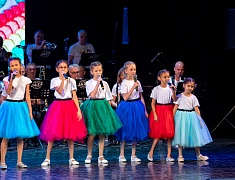 Финальный этап IX Международного фестиваля «Детство на Амуре», который завершился гала-концертом, состоялся в Благовещенске